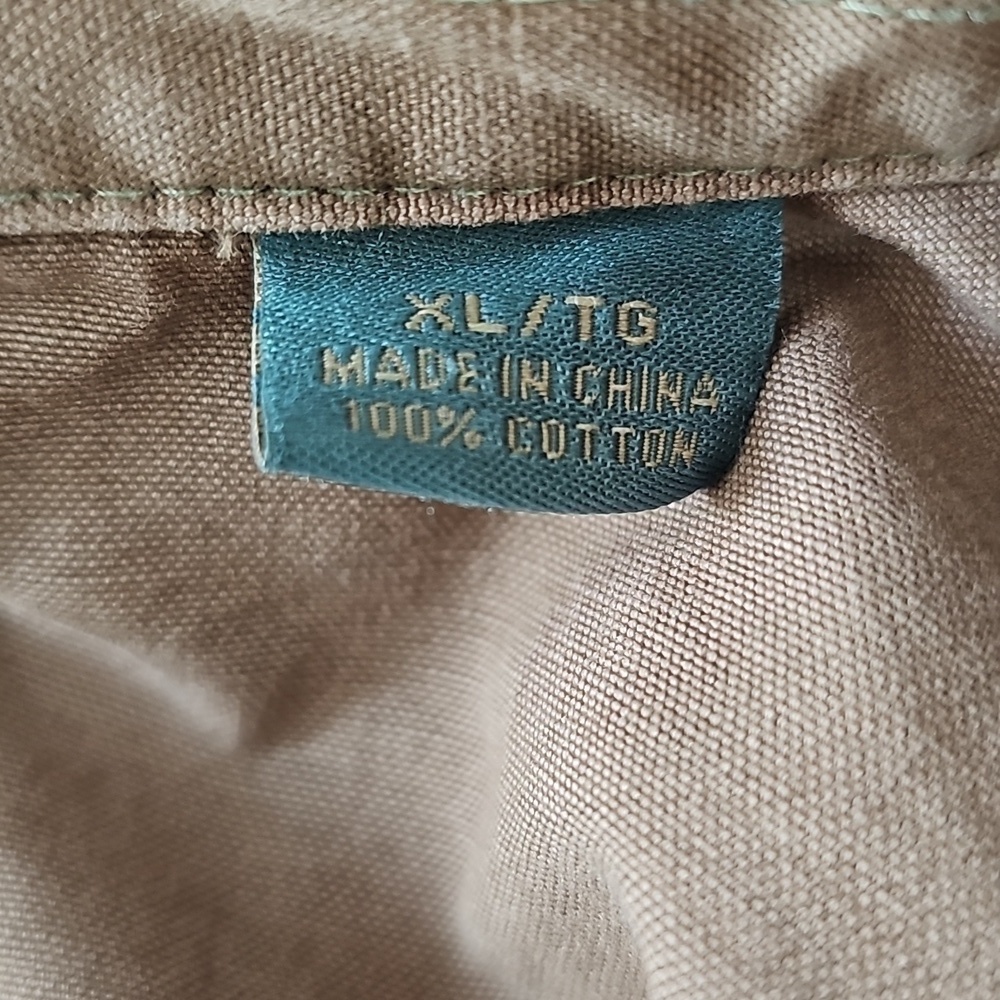 Vintage Tommy Bahama Button-Down Shirt. - Picture 7 of 7